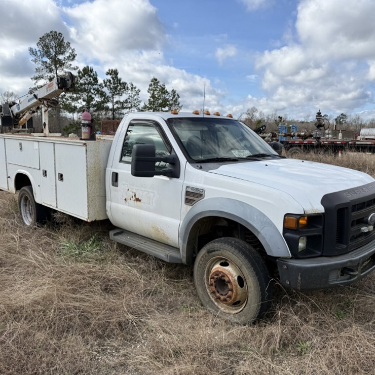 2010 FORD F550 XL