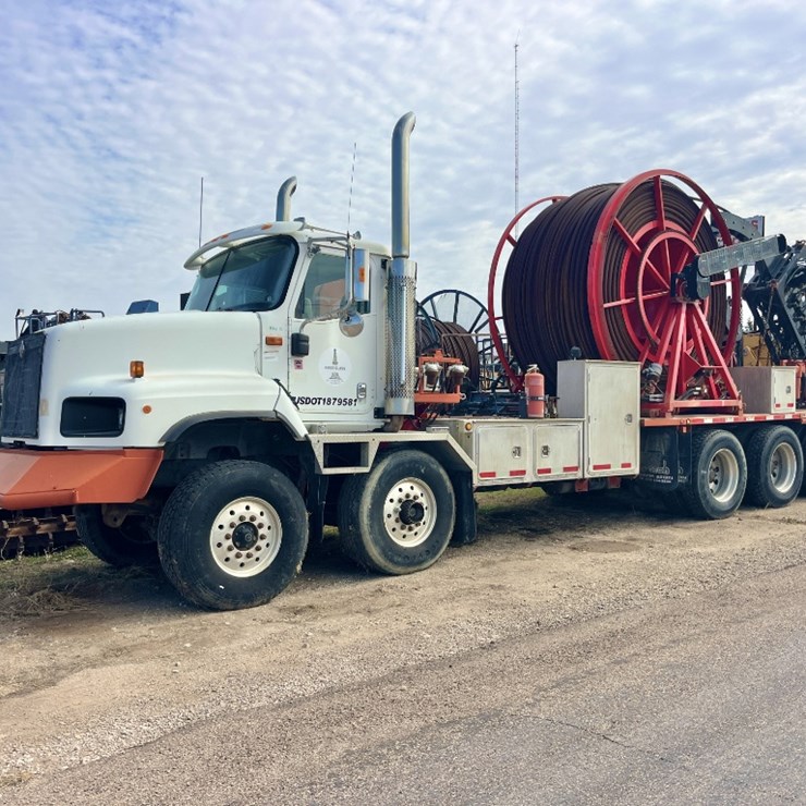 2002 INTERNATIONAL CV