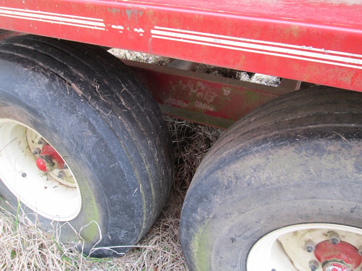 #27354-•-mallett-pull-type-spreader-image-20