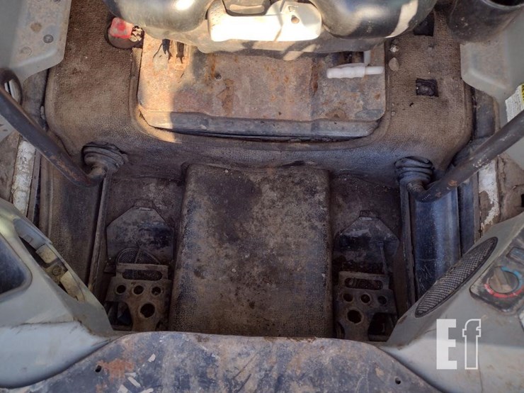 2013-bobcat-s630-image-13