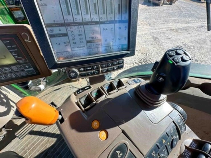 2016-john-deere-7230r-image-34