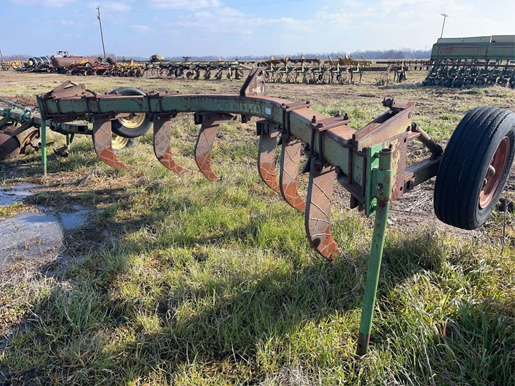 john-deere-900-7-bottom-u-frame-subsoiler-image-5