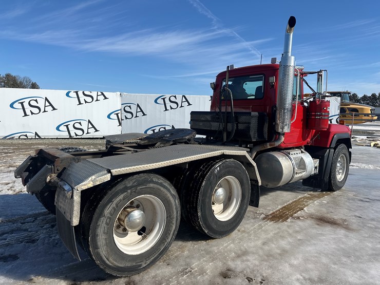 2000-mack-rd688s-image-5