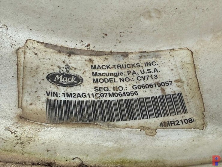 2007-mack-cv713-t/a-65k-gin-pole-winch-truck-image-30