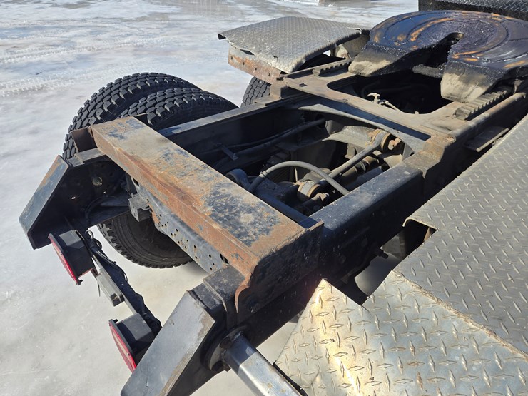 2000-mack-rd688s-image-30