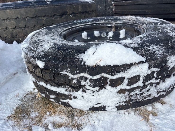 #4063-•-st-235/85r16-image-2