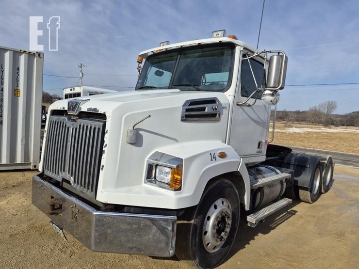 1994-western-star-semi-tractor-9209-image-1