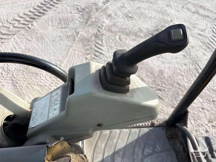 caterpillar-302.5c-image-26