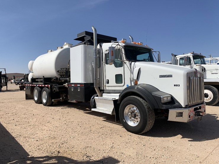 2015-kenworth-t800-image-1