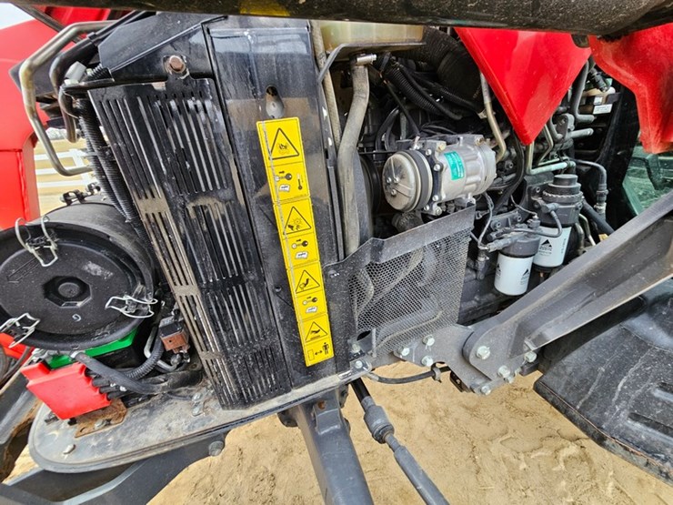 massey-ferguson-4707-image-13