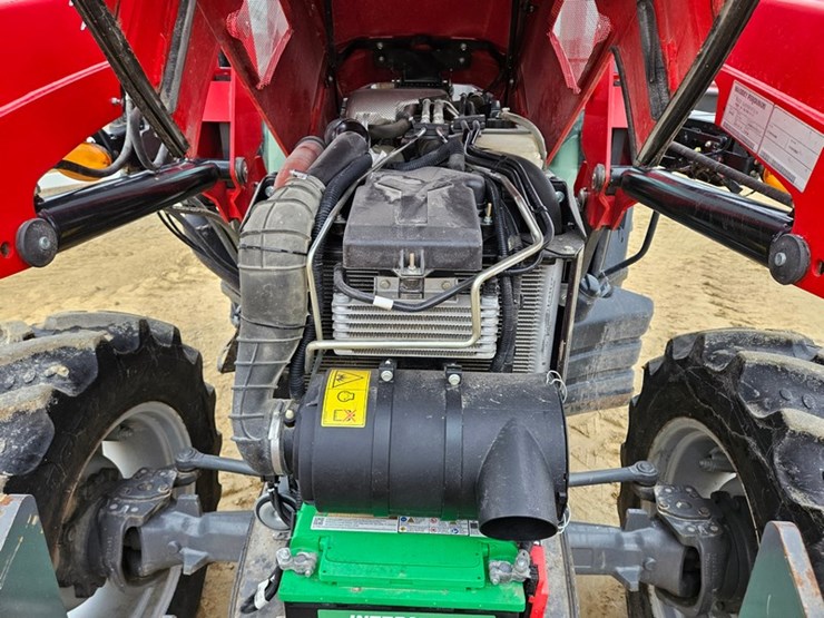massey-ferguson-4707-image-12