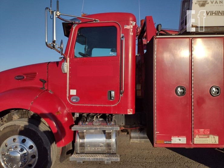 2013-peterbilt-337-image-22