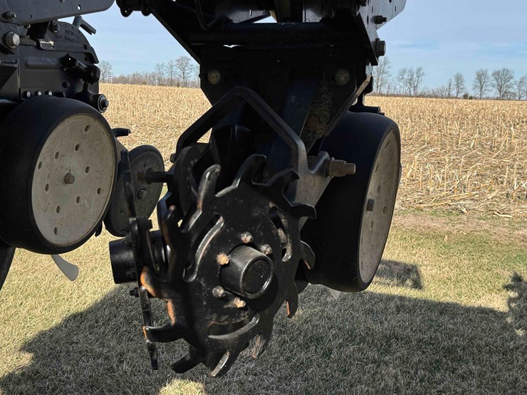 2012-kinze-3600-image-16
