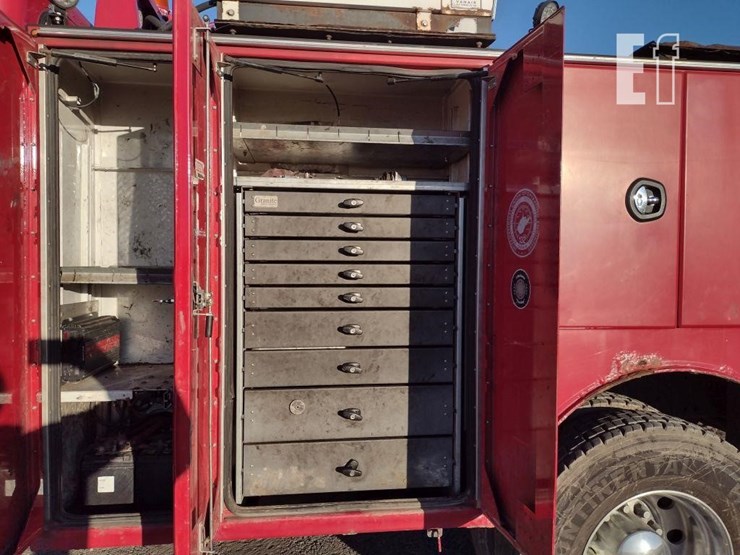 2013-peterbilt-337-image-52