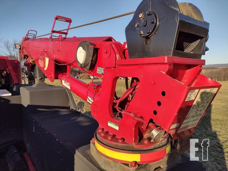 2013-peterbilt-337-image-31