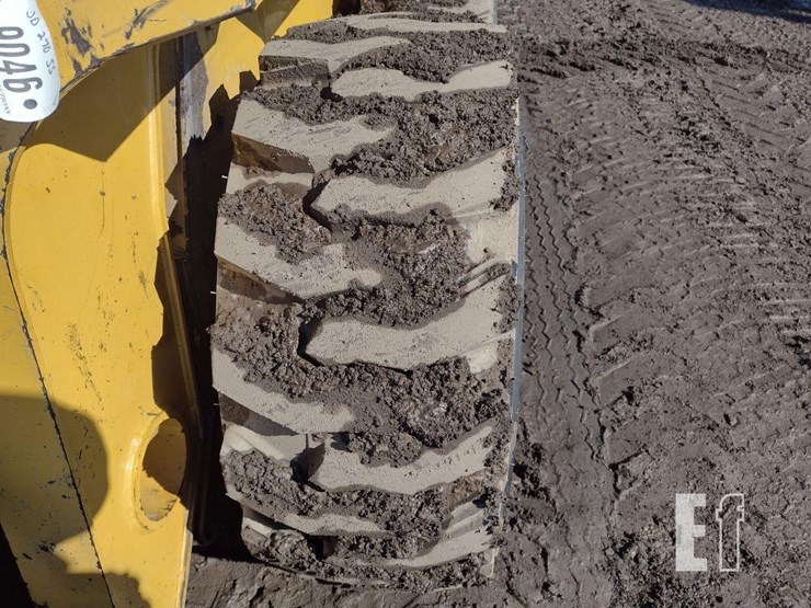 2000-deere-270-image-18