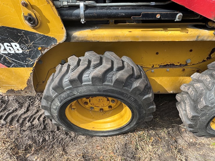 2014-caterpillar-226b3-image-42