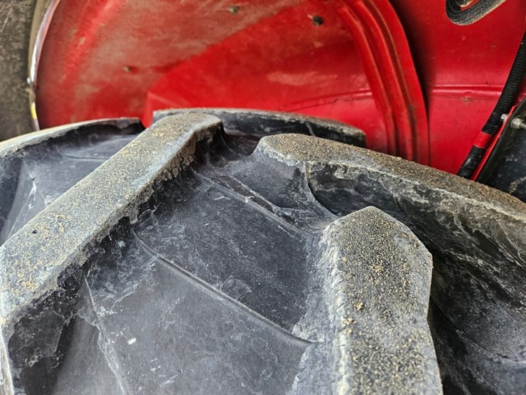 massey-ferguson-4707-image-56