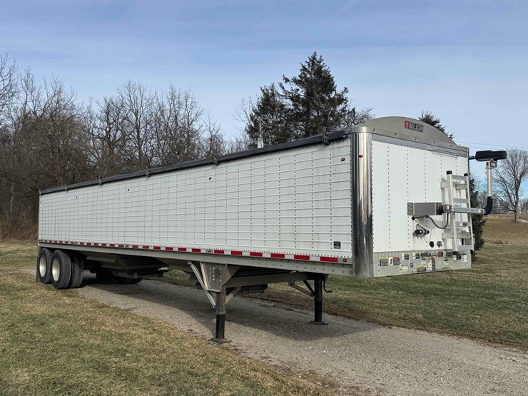 2017-wilson-grain-trailer-image-1