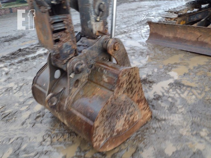 2019-deere-75g-image-16