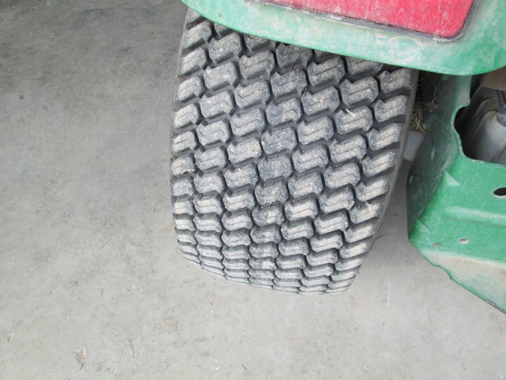 john-deere-gt235-image-9