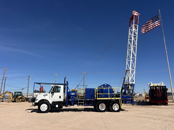 2005-international-7400-image-2