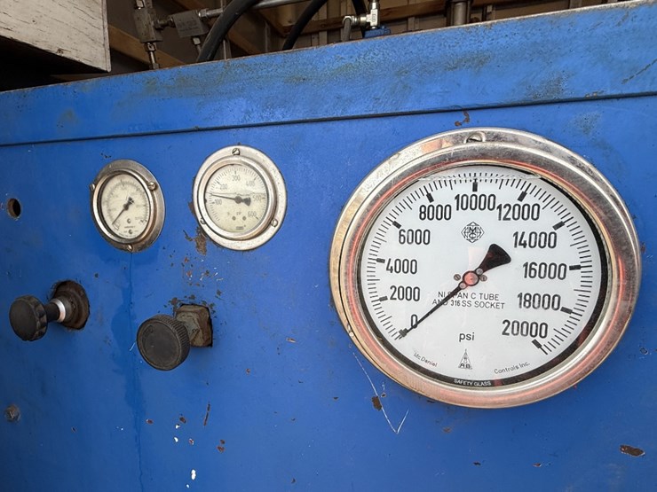 1996-freightliner-fl70-image-10