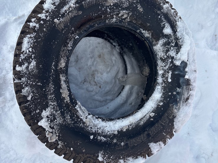 #4065-•-turf-tire-image-1