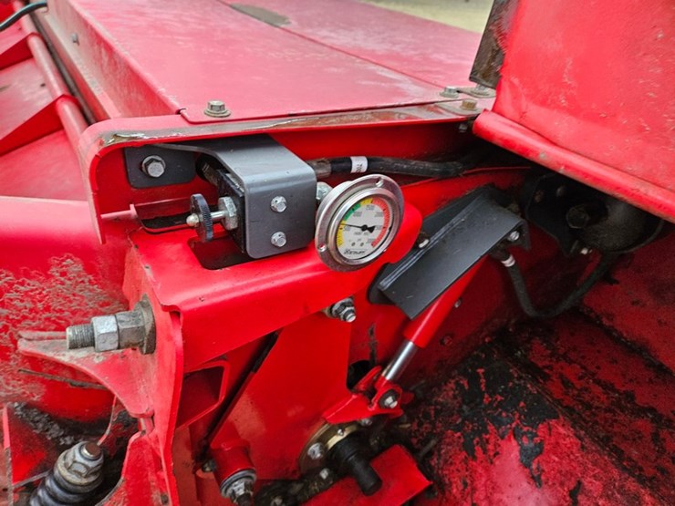 massey-ferguson-1383-image-31