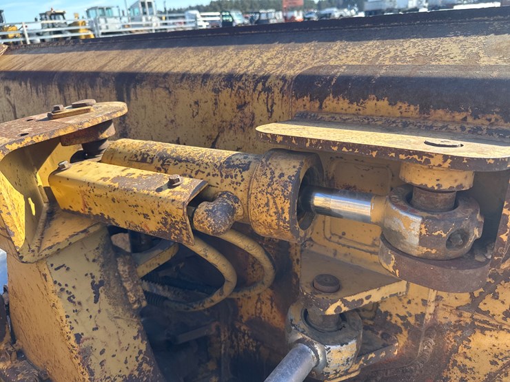 caterpillar-d5c-image-15