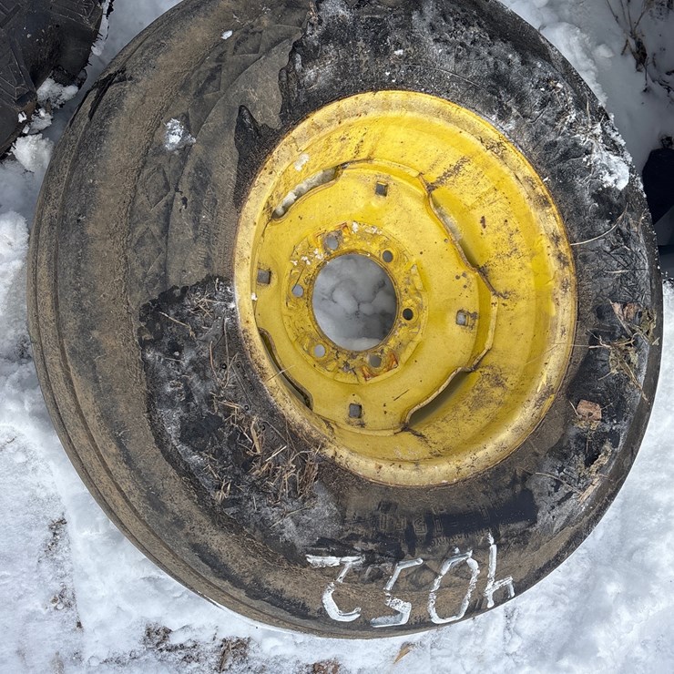 #4052 • 11L-15FI with Rim