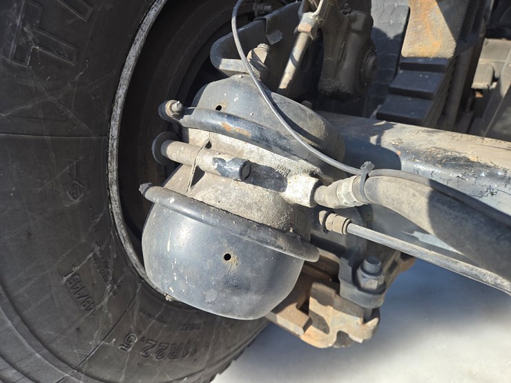 2000-mack-rd688s-image-37