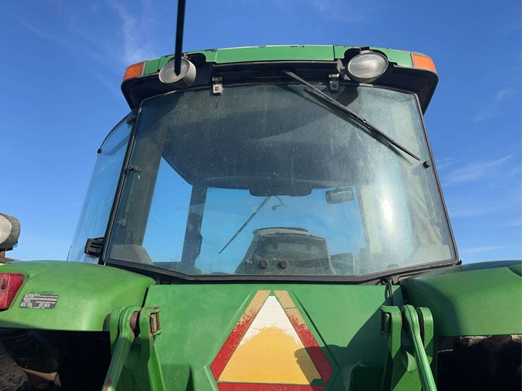 john-deere-8220-image-8