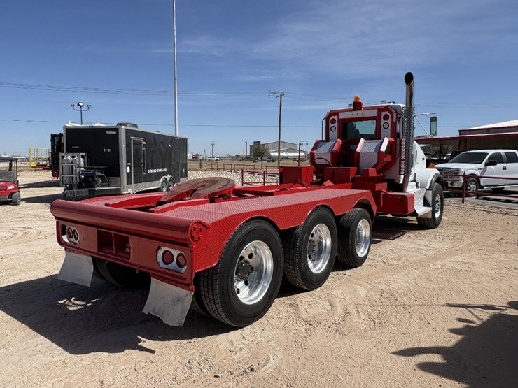 2013-kenworth-t800-image-3