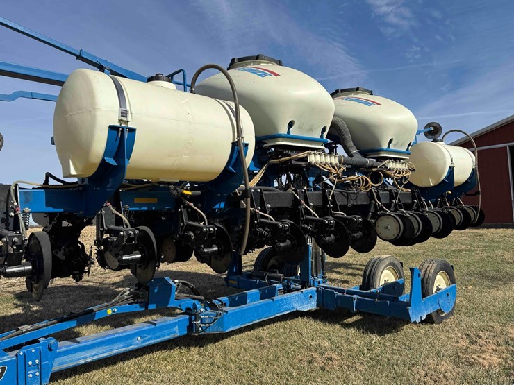 2012-kinze-3600-image-7