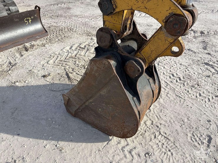 caterpillar-302.5c-image-8