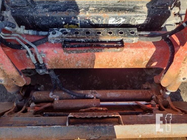 kubota-svl65-2-image-14