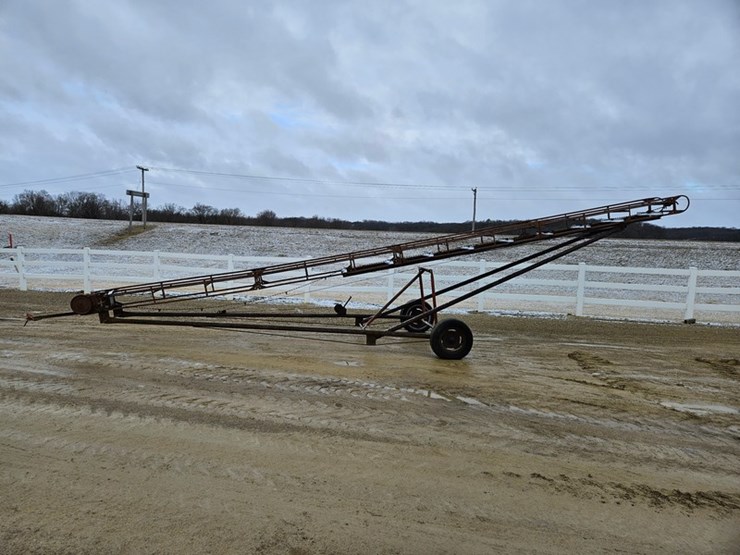 new-holland-131-image-2