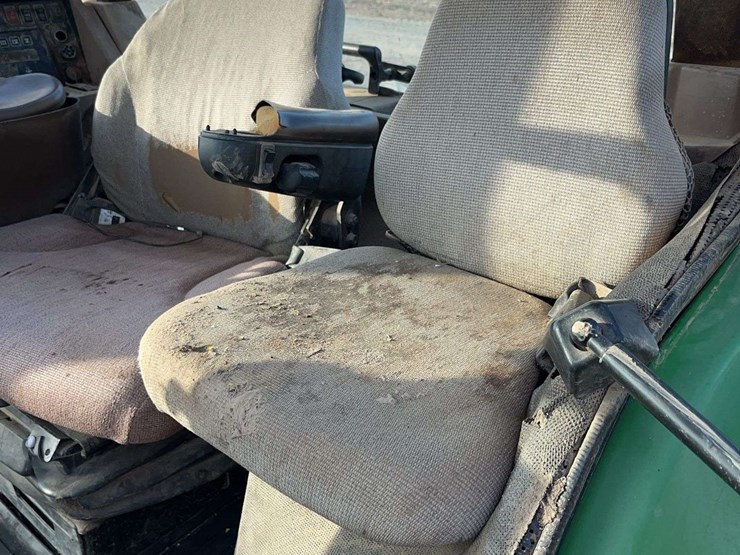 john-deere-8220-image-17