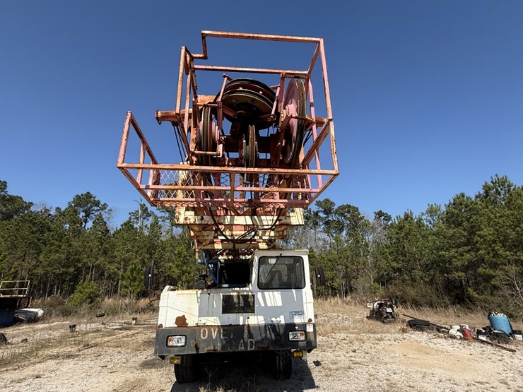 2007-moor-rig-xj60-dd-104'-200k-5-axle-well-service-workover-rig-image-3