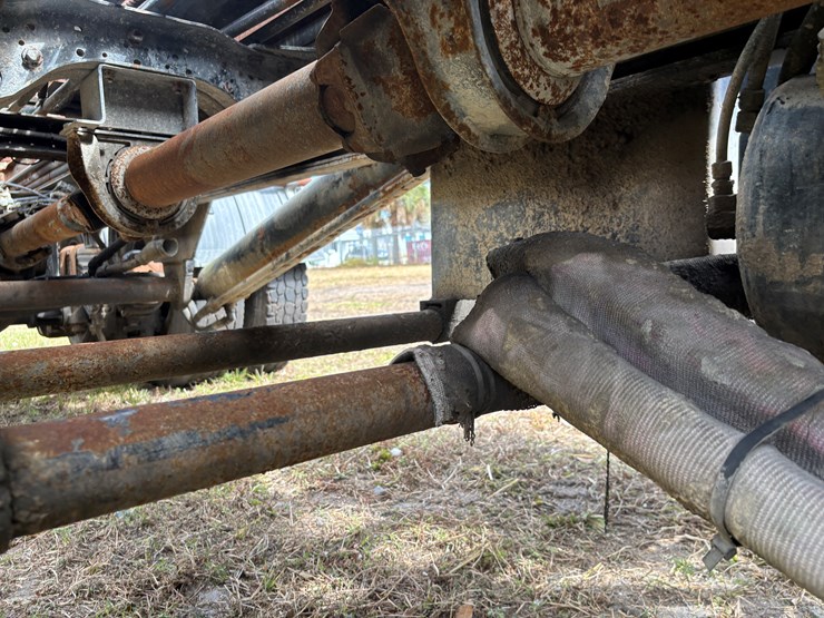 1999-mack-rd600-image-49