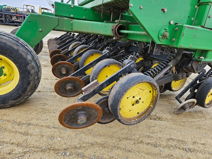 john-deere-15-image-25