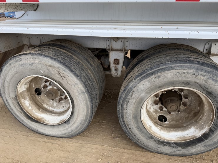 2014-overland-tank-inc-5,460-gal.-2-comp.-t/a-water-transport-trailer-image-16