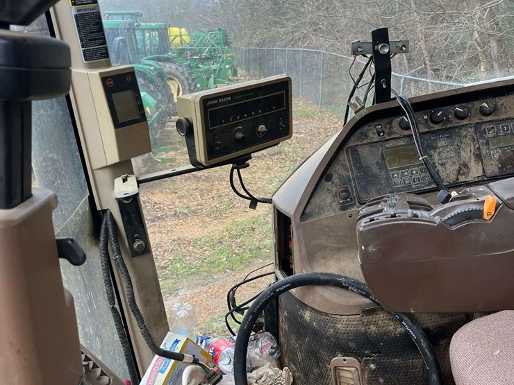 john-deere-8320-image-11