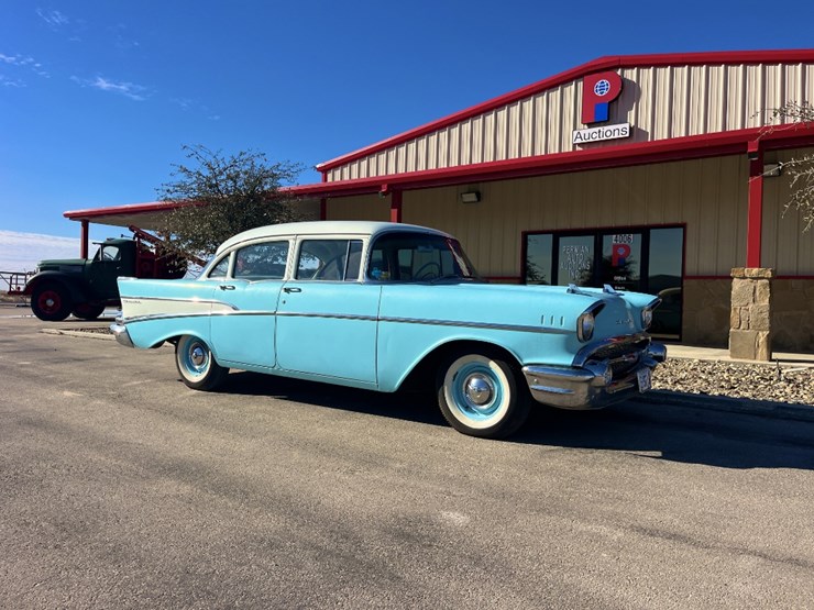 1957-chevrolet-210-4-door-sedan-image-1