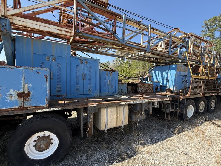 2007-moor-rig-xj60-dd-104'-200k-5-axle-well-service-workover-rig-image-5