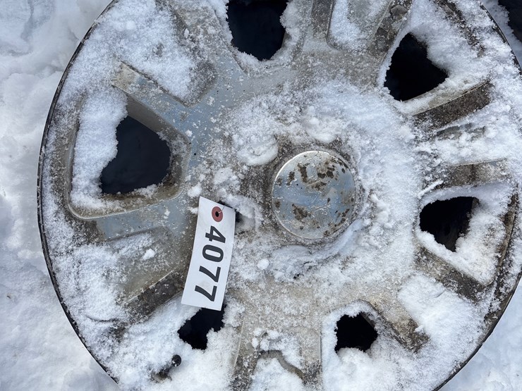 #4077-•-6-bolt-gmc-rim-image-1