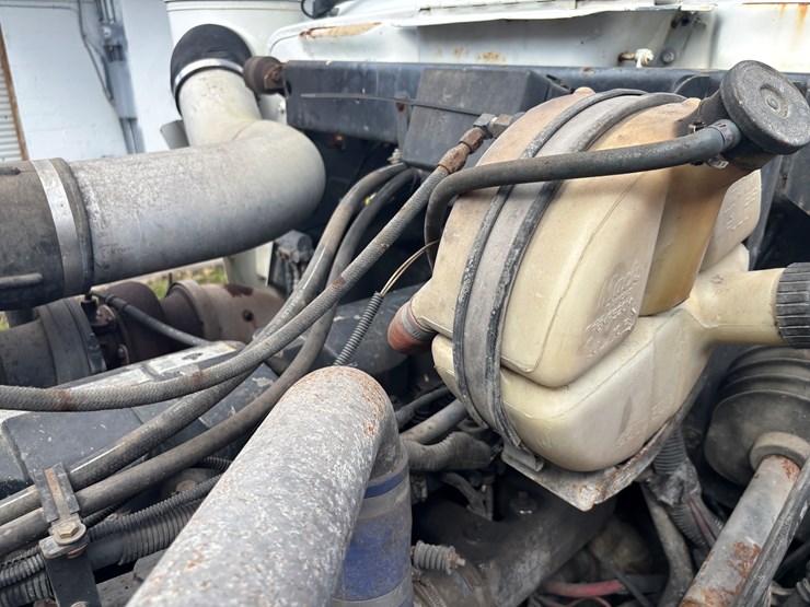 1999-mack-rd600-image-21