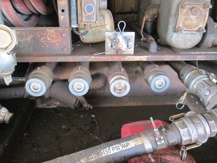 2001-freightliner-fl70-image-9