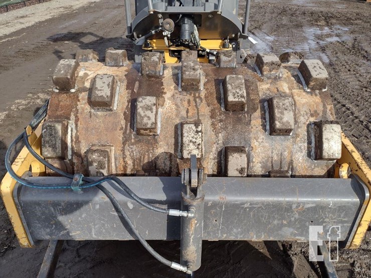 2017-volvo-sd45b-image-25